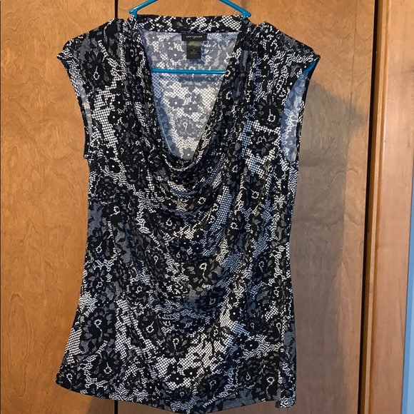 Ann Taylor Tops - EUC Ann Taylor black lace print top - size M